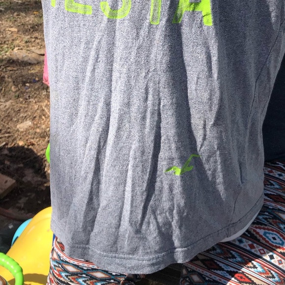 Hollister let’s fiesta tee - Picture 2 of 4